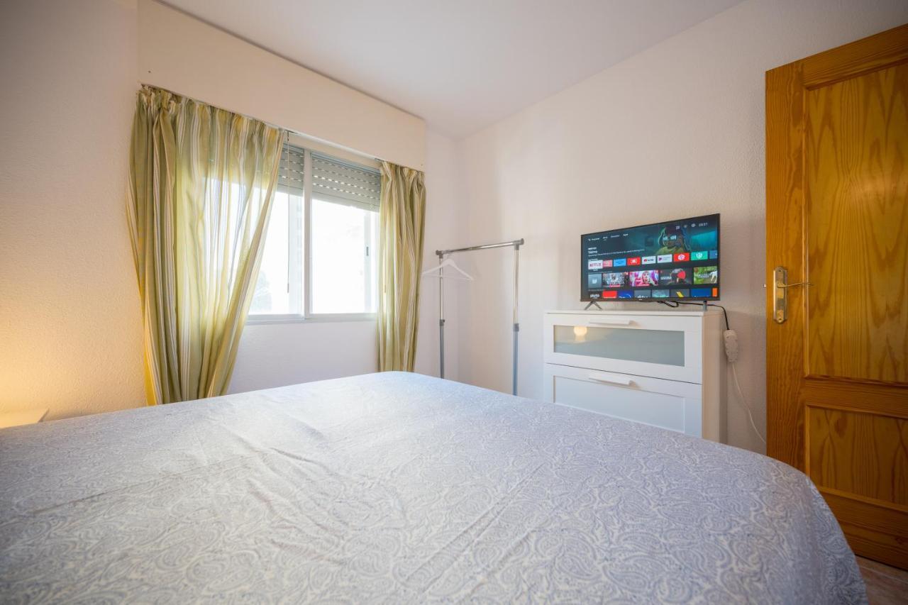Beautiful 2 Bedroom In Parque Loix 3 Minutes Walk To The Beach Benidorm Exteriör bild